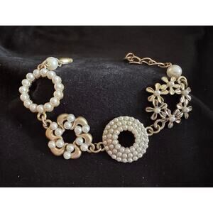 Vintage Style Gold Tone Faux Pearl Bracelet Floral Circle Links 7-8” B062